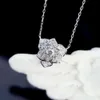 Xiy or blanc 0.3Ct rond brillant taille diamant à la mode Rose fleur collier pour les femmes