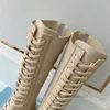 2023 Luxury Designer Pocket Boots Martin Boot Rubber Boots Knee Lace Up Shoes Glossy Leather Fashion Bekväma varma varma tossor