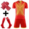 Utomhus T-shirts Soccer Shirts and Shorts Set för män Kids Football Uniforms Custom Boys and Girls Soccer Clothes Set med Socks and Shin Guard 231117