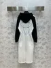 Luxus Marke Elegante Dreieck Muster Dame Streifen Lange Kleider Frauen Mit Kapuze Zip Up Kleid Mode Lässig Elastizität Taille Bleistift Kleid