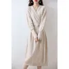 2023 Autumn and Winter New Cross Collar Long graciös och fashionabla ullkjol Slim Knit Bottoming Dress Large Swing kjol