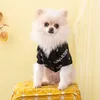 冬のアパレルデザイナー犬の服を着た犬用レターパターンソフトドッグセータークラシックペットカジュアルウェア服ファッションカーディガンセーターニットコートA36