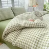 Set biancheria da letto Stampa pied de poule Verde Giallo Rosa Lenzuolo in poliestere spazzolato Copripiumino Federa Set quattro pezzi M060 1 231118