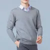男性用セーターメンジャンパーvneck長袖プルオーバーソリッドカラー標準服男性ウール編みジャンパー231118