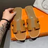 Zapatillas de mujer Sandalias de cuero de diseñador Sandalias planas de verano Flip Flop Diapositivas de piel de cocodrilo Sandalias de playa para mujer Zapatilla con caja