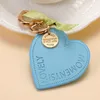 PU Leather Heart Keychains, Cute Bag Key Rings sieraden Car Keyrings Holder voor vrouwen Lady Cadeau, Fashion Gold Color Korogs Lovely Letter Pendant Charm Accessorie