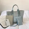 High-End Tote Çanta Modaya Moda Joker Omuz Çantaları Çocuklar ve Anne Baskı Kırmızı Moda Markası Kadınlar İçin Büyük Kapasite Çantası