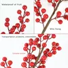 Kwiaty dekoracyjne 1/2pcs Symulacja Berries Bukiet sztuczne ozdoby DIY Craft Pe Red Plant for Year Christmas Decoration Flowe