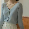 Cardigan tricoté pour femmes, col en v, doux et frais, couleur unie, haut à boutons en perles, manteau pull polyvalent, automne 2023