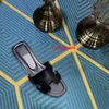 Chinelos Chinelos 2022 Trend Designer Espuma Deslizante Em Forma de V Borracha Couro Feminino Sandálias Sandálias Praia Piscina Sapatos Flat Lady Tamanho 35-41