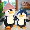 Ny Little Penguin Plush Doll Cute Penguin Toy med hatt som en gåva i lager