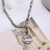 Hänghalsband retro thailändskt silverängelmynt pläterat smycken runda kort hiphop asymmetrisk skarvning n102