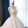 Robes De mariée en Satin avec traîne chapelle Simple, décolleté plongeant en v, Corset drapé au dos, réception De mariage