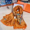 2023 Sciarpa da donna delle migliori marche da 180 * 90 cm Scialle di seta in chiffon monostrato lungo da viaggio alla moda Sciarpa di seta da regalo di lusso di design morbido stampato