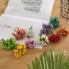 Decoratieve bloemen kunstmatig 144pcs/pack met bladeren Simulatie Stamen DIY Handgemaakte Garland Plastic Fake Flower kralen hart