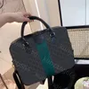Toa Kaliteli Toptan Fiyat Kadın Erkek Çanta Çanta Tasarımcısı Luxurys Style Stil Klasik Hobo Moda Baga Cüzdan Cüzdan Dizüstü Bilgisayar Çantası Evrak