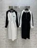 Lyxvarumärke Elegant triangelmönster Lady Stripe Long Dresses Women Hooded Zip Up Dress Fashion Casual Elasticity Midja Penna Penna klänning