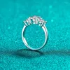 Bagues en grappe 2CT 3 pierre bague Moissanite femmes 925 argent Sterling laboratoire diamant fiançailles platine plaqué Pass Ins bijoux