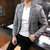 Heren Blazer Fashion Spring Summer Kleding Mannelijke pak jasgradiënt Kleur Casual Slim Fit Fancy Party Singer Blozer Coat