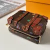 Designer Graffiti Letter Unisex Key Wallet Ladies Plaid Embossed Keychain Coin Purses Mini Box Bags Clutch Bags Luxury Brand Women and Men Keyring Charms Pendant