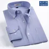 Camisas de vestido masculinas, design de gola respirável confortável, design masculino, listrado oxford girando a camisa de manga casual de manga longa longa