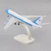 Modèle d'avion modèle en métal 20cm1 400 Air Force One B747 matériel en alliage de réplique avec ornements de train d'atterrissage cadeaux de jouets pour enfants 231118