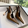 Nya kvinnors sandaler toppdesigner tofflor snörning spänne plattform skor lyxiga strass pekade höga klackar diamantkedja casual skor mode glänsande bankettskor