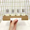 実験室中国の香水ケース木製​​の高品質のニュートラル香水