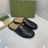 Projektant Slipper Men Canvas Calfskin MUL Zamknięte palce beżowe beżowe sandały Ebony Letni but z pudełkiem