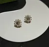 Designer Flower Stud Boucles d'oreilles pour femmes 2023 Nouveau Vintage Laiton Perle Strass Pendentif Boucles d'oreilles Charme Métal Perle Or Déclaration Bijoux Punk Accessoires Stud