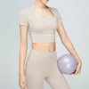 Aktiva skjortor Ankomst Kvinnor Fitness Gym Tights Yoga Crop Top Short Sleeve Running Sportswear Blus Clothing Camisas de Mujer