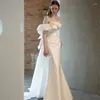Robes décontractées Blanc Sexy Slash Cou Robe de soirée à plusieurs niveaux Mariage de mariée Français Satin Sirène Fête formelle Femmes Poitrine Wrap