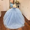 スカイブルーの光沢のあるチュールボールガウンQuinceaneraドレスアップリックレースバースデーパーティーメキシコの女の子Vestidos de 15 Anos