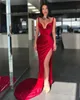 Red Mermaid Sexy Prom Dresses for Women Spaghetti Veet Satin High Side Split veck draperad special OCN Formell kvällsfest trasig klänningar Custom Mal