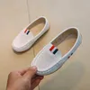 Sneakers Primavera Estate Bambini Scarpe Slip-on Sneakers flessibili e traspiranti per bambini Mocassini antiscivolo per bambini Scarpe casual in morbida pelle