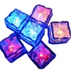 LED Cubetti di ghiaccio Bar Flash Cambiamento automatico Cubo di cristallo Accensione attivata dall'acqua 7 colori per regalo di Natale per matrimoni romantici