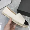 2023 Scarpe di design di lusso Top Fashion Denim Sapatos Espadrillas Pescatore di paglia Scarpe con tacco piatto Scarpe pigre Zapatos Mujer Casual Cartoon Lino