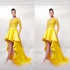 Amarelo curto frente longa volta vestidos de baile com ilusão mangas compridas modesto apliques alta baixa vestidos de festa de baile