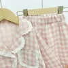 パジャマの女の赤ちゃんの綿服セット秋の幼児幼児格子縞のコートパンツ2pcsキッズホームスーツ服1 10y 231118