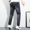 Jeans de verão Homens altos finos de 115 cm de moda reta Blue Black Boys Strelited Denim Troushers Slim Fit Male Cowboy Calças