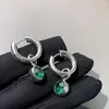 Hoopörhängen B Emerald Gold Silver Advanced Metal Plated Pearl Ear Clips for Women Fashion Jewelry Luxury Trendy