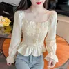 Bloups feminina Blouse French Square Neck Bubble Sleeve para mulheres no início da primavera doce Agaria plissada Cintura Lace Up Small Short Top