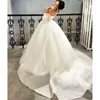 Abiti da sposa di lusso con abito da ballo Sweetheart Off the Shoulder Raso Lunghezza pavimento Abiti da sposa Custom Made Robe De Mariee