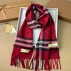 Designers högsta kvalitet Luxury Classic Scarf Designer's Winter Unisex Top 100% Cashmere British Plaid Cotton Ladies Scarf Accessories