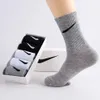 Fashion NK Sports Socks Varios colores Selección Random Men Ladies Casual Sports Calcetines