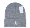 Mens Beanies Mon Canadá Chapéu de Inverno Marca de Luxo Designer Ganso Chapéus Beanie para Mulheres Cap Bonne Crânio Caps Malha Acolchoada Quente Frio Moda Cappello A8