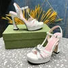 Nuovo designer di scarpe da donna di lusso Tacco grosso Piattaforma impermeabile Cinturino intrecciato Punta aperta Sexy Tacchi alti di marca rosa Sandali estivi in pelle di pecora premium 11 cm Taglia 35-42