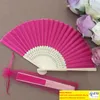 Personnage de fans de silk pliant gravé personnalisé Bamboo Fan Gift Party personnalisé avec les noms de mariage et l'impression de datte pour une baby shower d'anniversaire