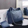 Womens Crossbody Bag designer axelväska lyxig designer handväska klassisk denim blå 22k märke väska retro tvätt blå vit gradvis färg silver hårdvara kedja