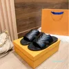 Damen Klassische Prägung Slipper Leder Flache Unterseite Sandalen Designer Strandschuhe Mode Paare Home Freizeit Hausschuhe Unisex Sandale